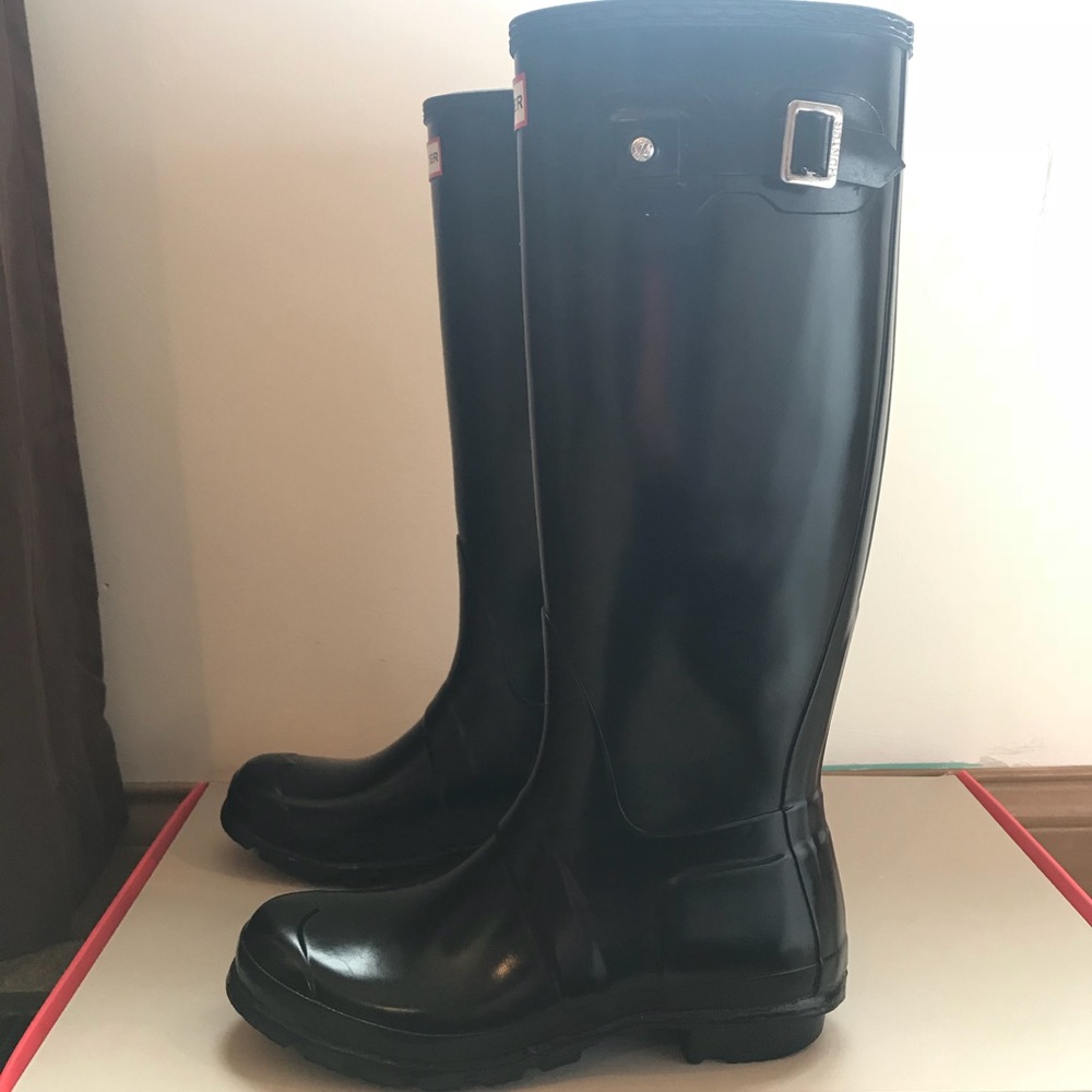 Black Original Glossy Hunter Boots—GREAT CONDITION - Picture 2 of 5